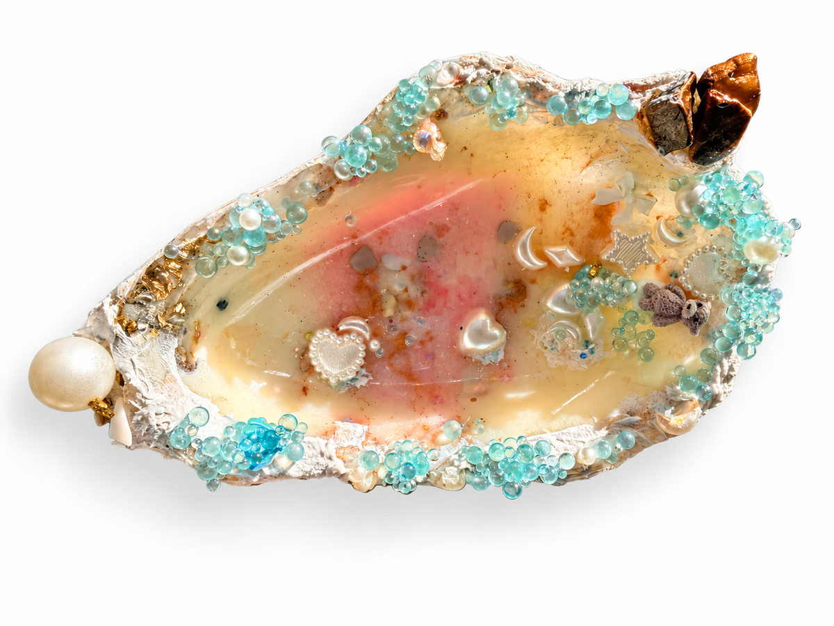 Moonlit Oyster Bath (medium shell)